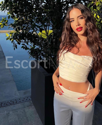 Photo escort girl cemre : the best escort service